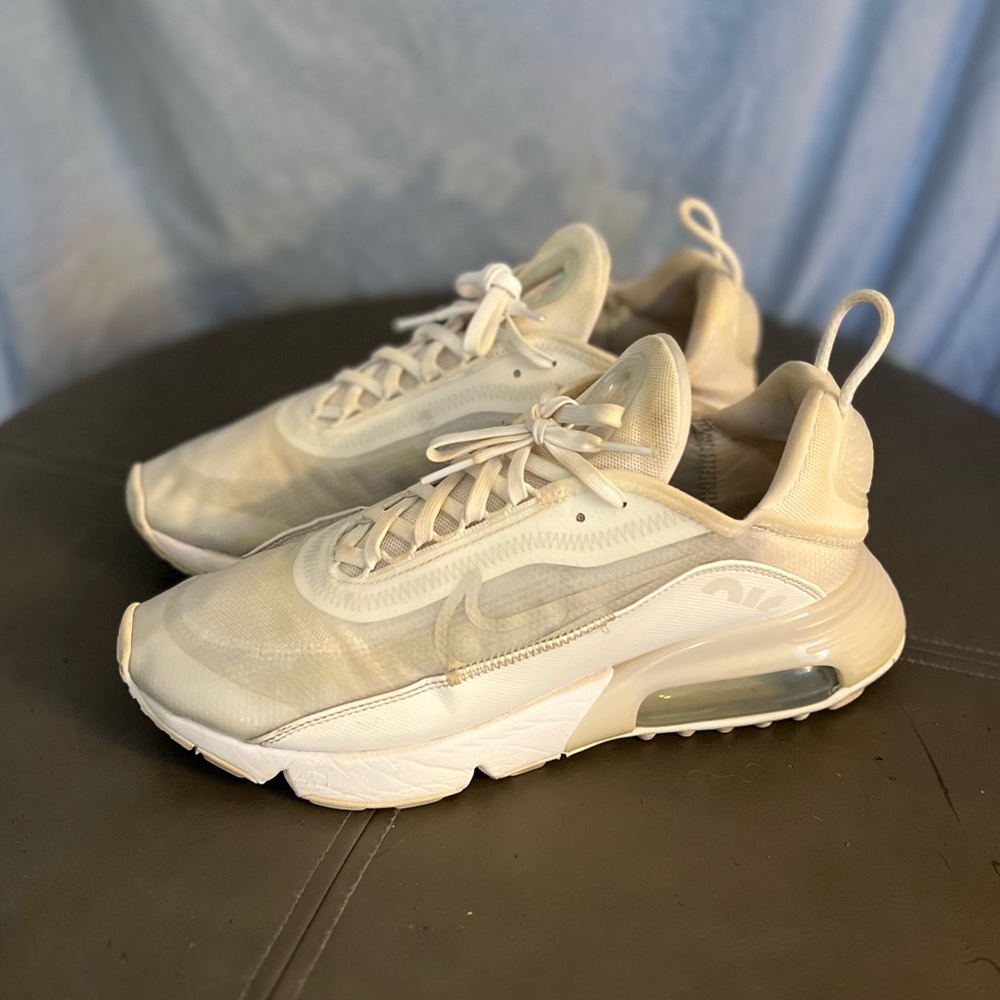 Nike Air Max Running Shoes in White Men’s Size 8 1/2